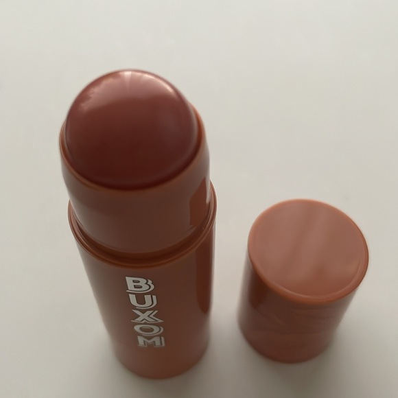 Buxom Power-Full Plump Lip Balm INNER GLOW
Lightly Swatched * - Picture 5 of 13